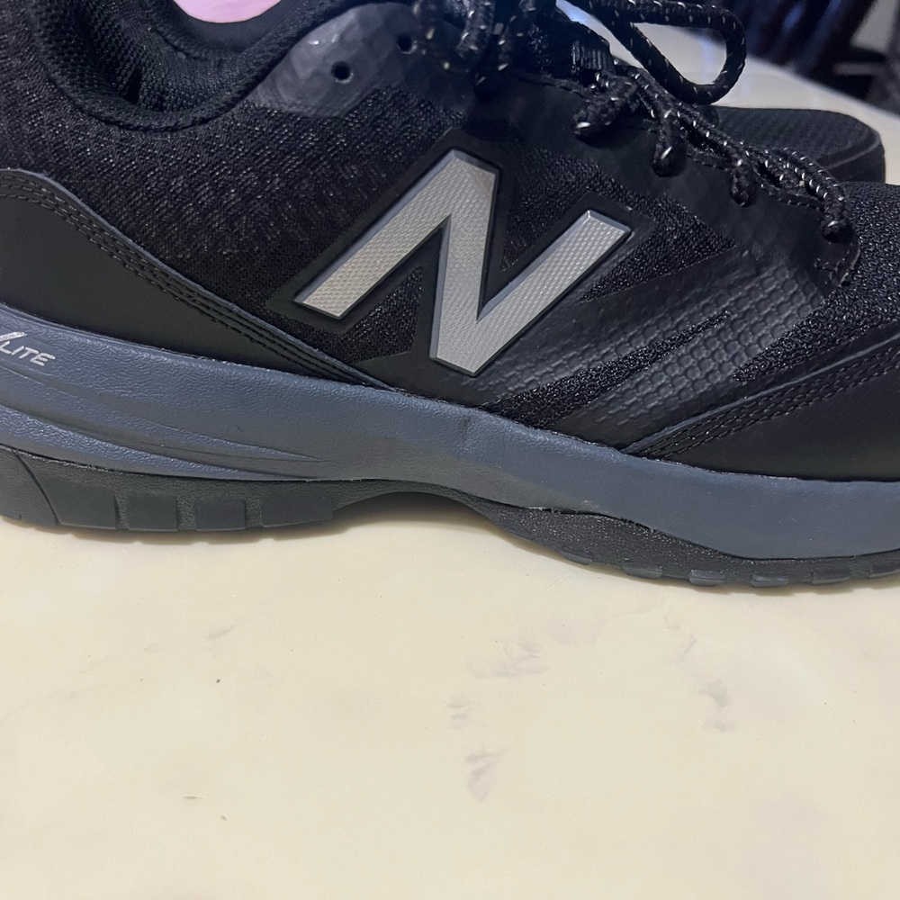 New Balance Black and Gray Men's industrial 580 Size 10 Athletic Sneakers